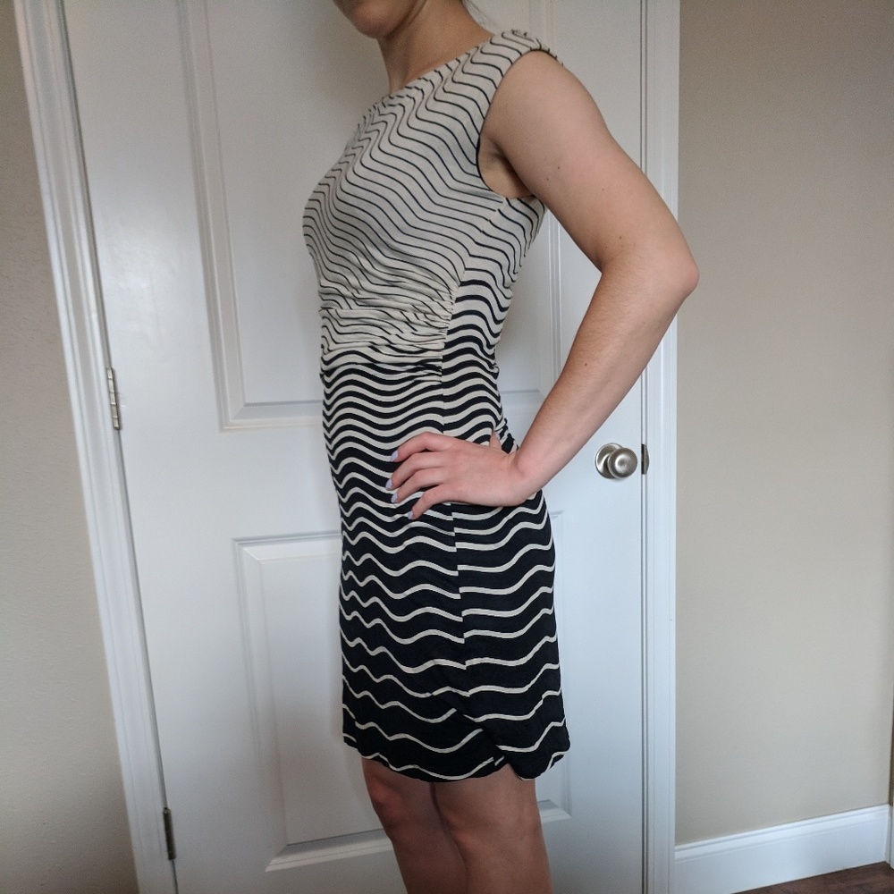 LOFT Ruched Sheet Dress - Picture 3 of 6